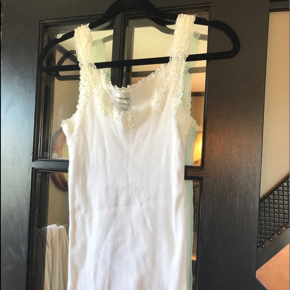 EUC Chicos sz 1 ribbed tank w/ beading at neckline